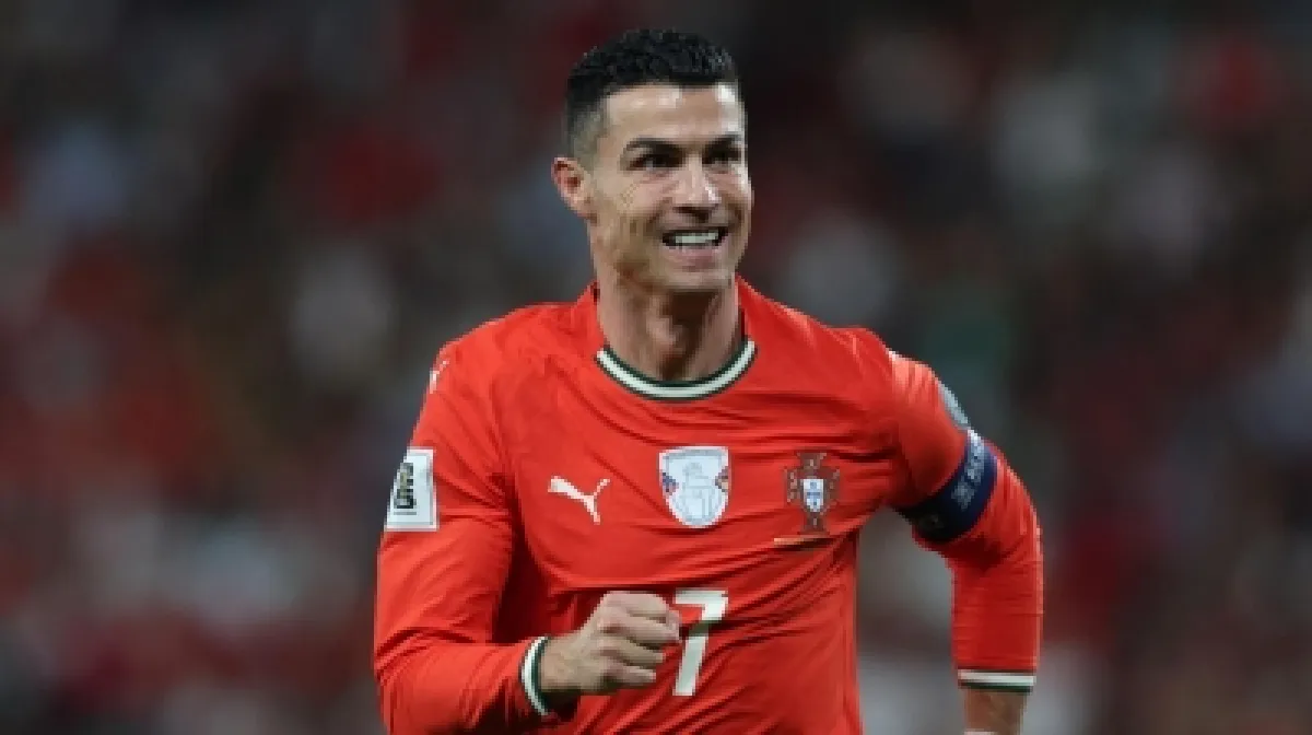 نجوم فوق الأربعين: أساطير يواصلون التألق في كأس العالم
