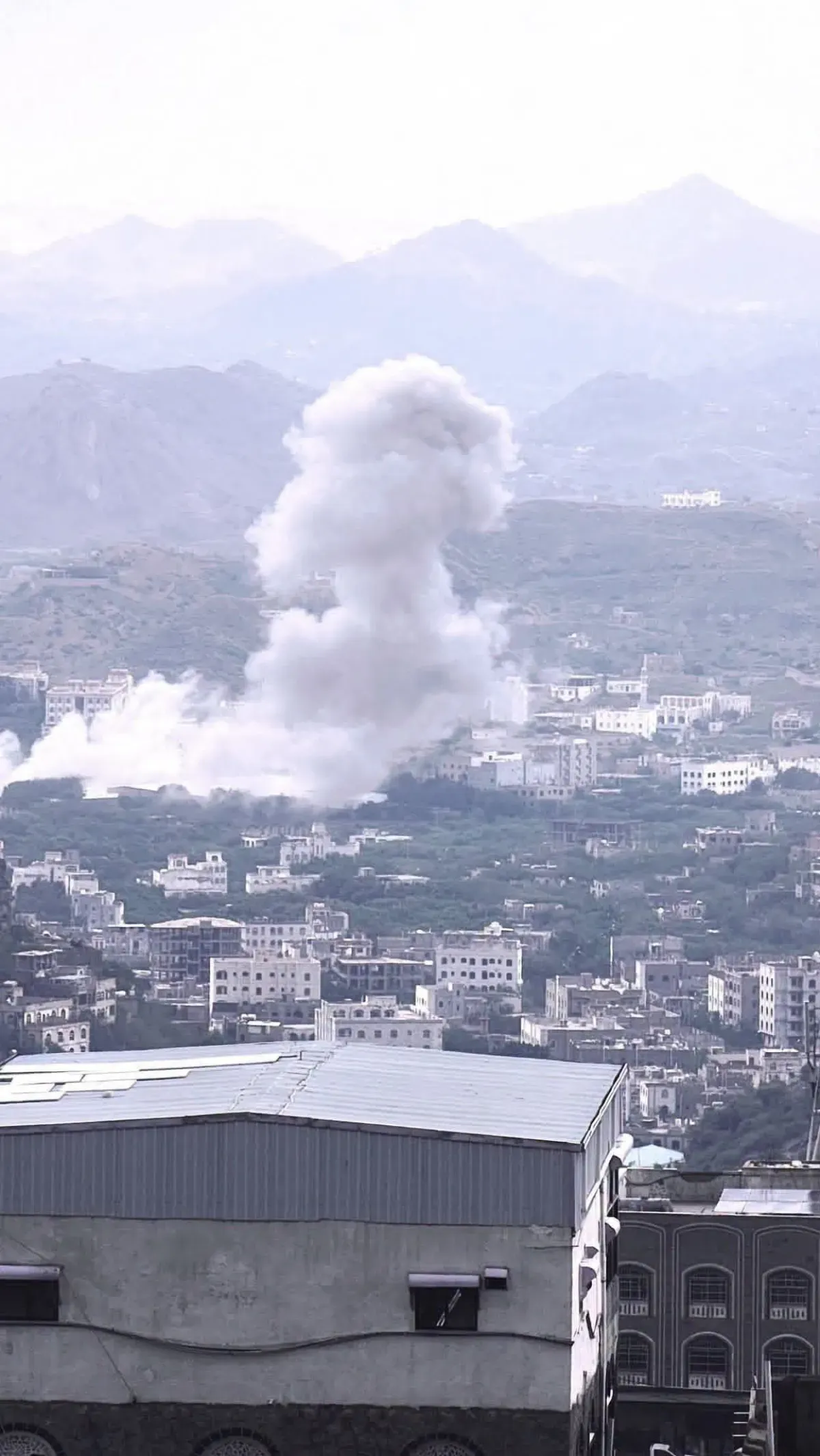 Houthi Militia Destroys Key Bridge North of Taiz