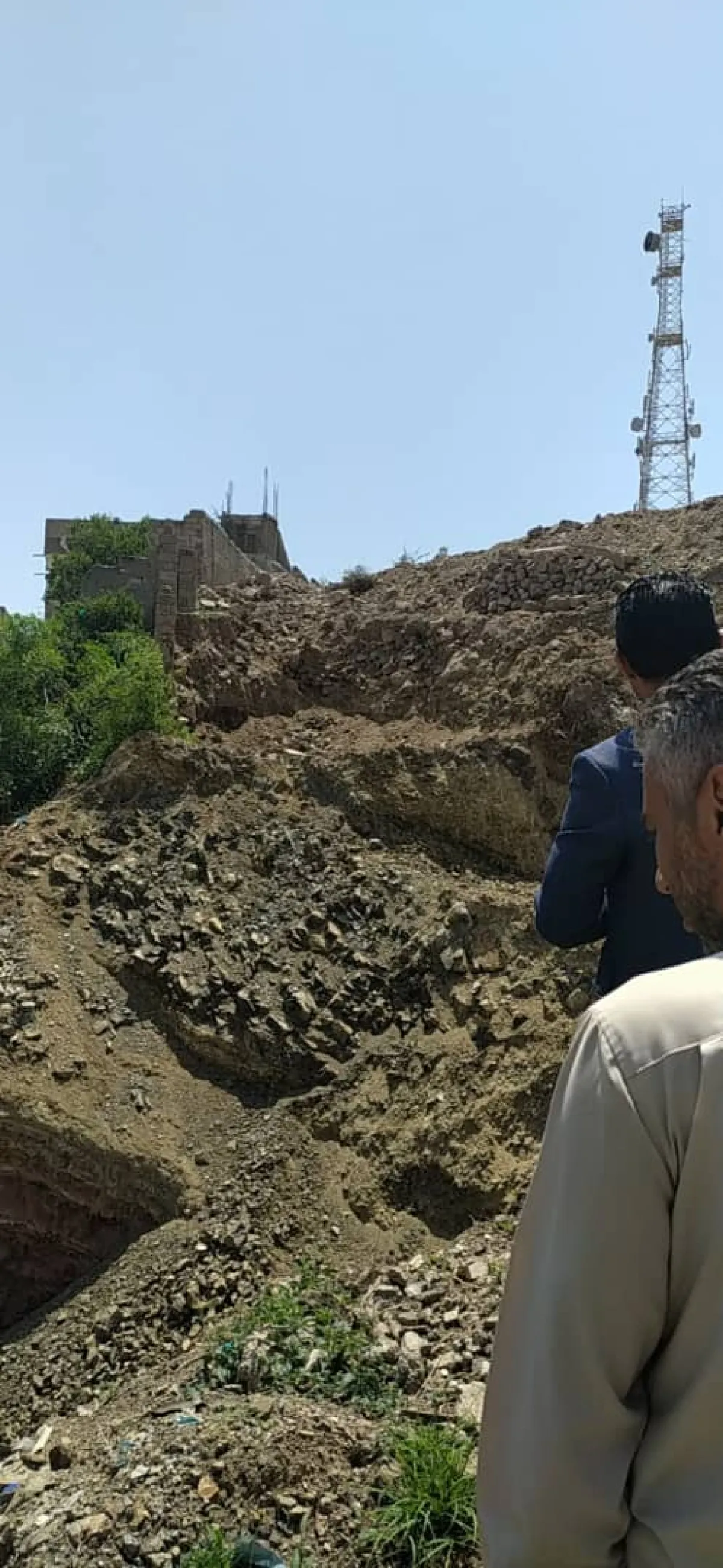مجهولون يعتدون على مقر المؤتمر في تعز والحزب يحمّل السلطة المحلية المسؤولية