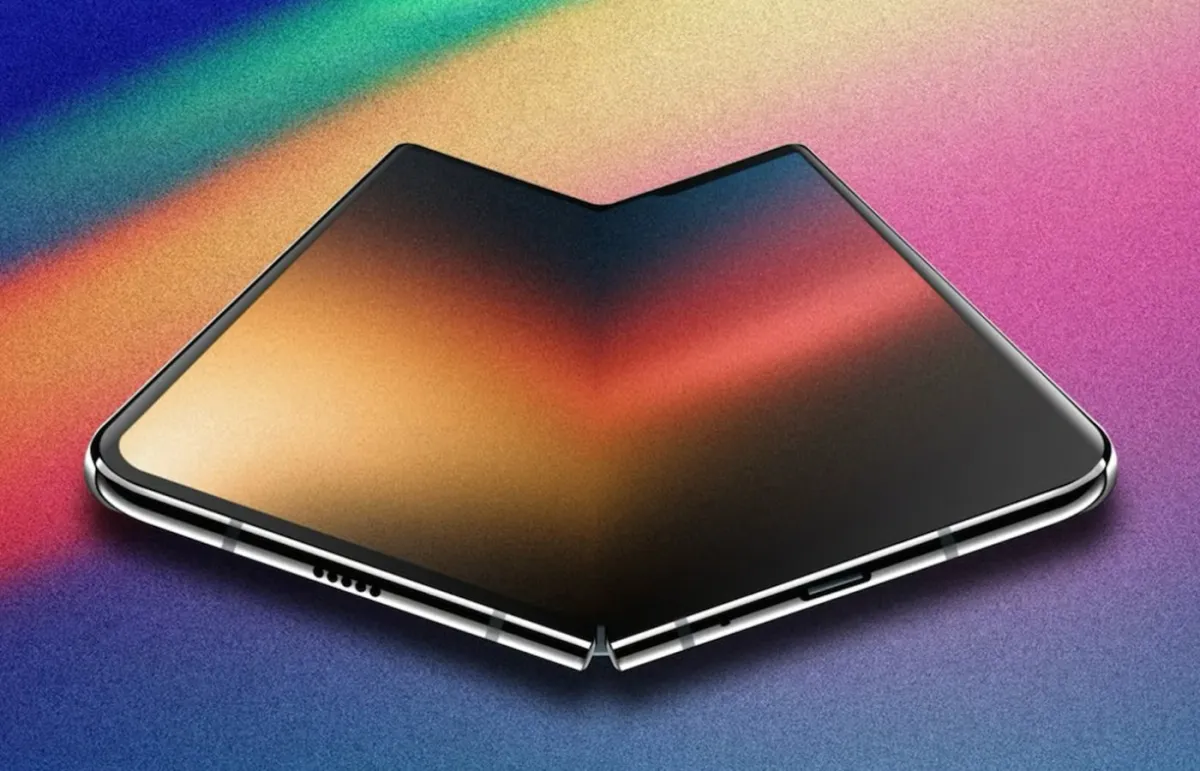 سامسونج تبدأ إنتاج شاشات OLED لأول آيفون قابل للطي من آبل