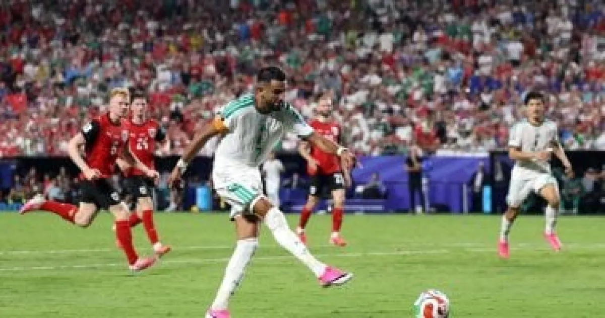 محرز نجم الجزائر يتوج بجائزة الأفضل في تعادل مثير بكأس العالم