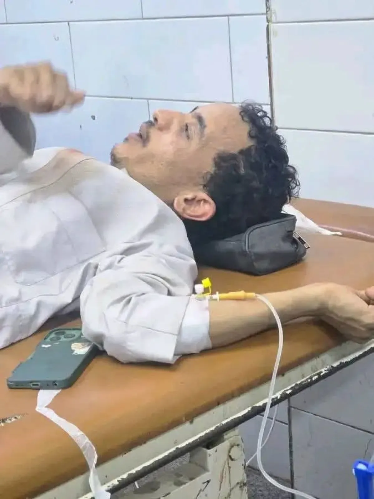 اعتداء على مصور أمام مقر أممي في عدن والأمن يطلق النار في الهواء لتفريق المهاجمين