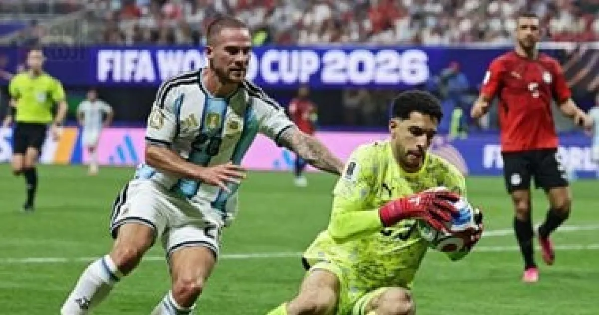 شوبير الأفضل في مواجهة مصر والأرجنتين.. 