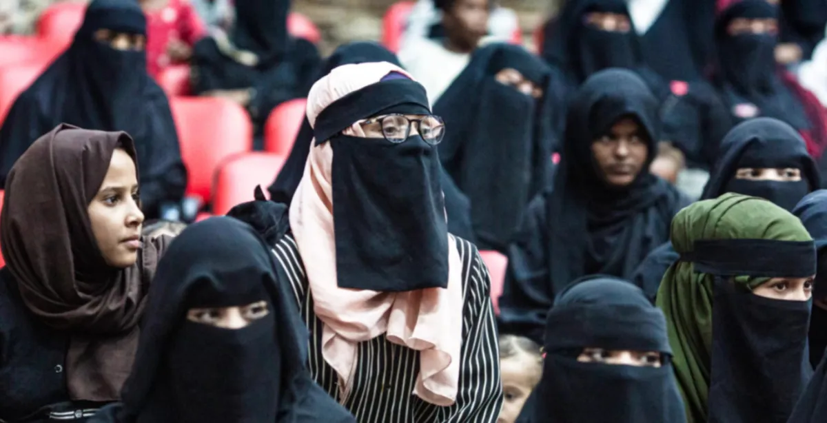 مؤسسة الفيحاء تحذر من تنامي زواج التأشيرات في اليمن وتدعو لتجريم شبكات السمسرة مؤسسة الفيحاء تحذر من تنامي زواج التأشيرات في اليمن وتدعو لتجريم شبكات السمسرة