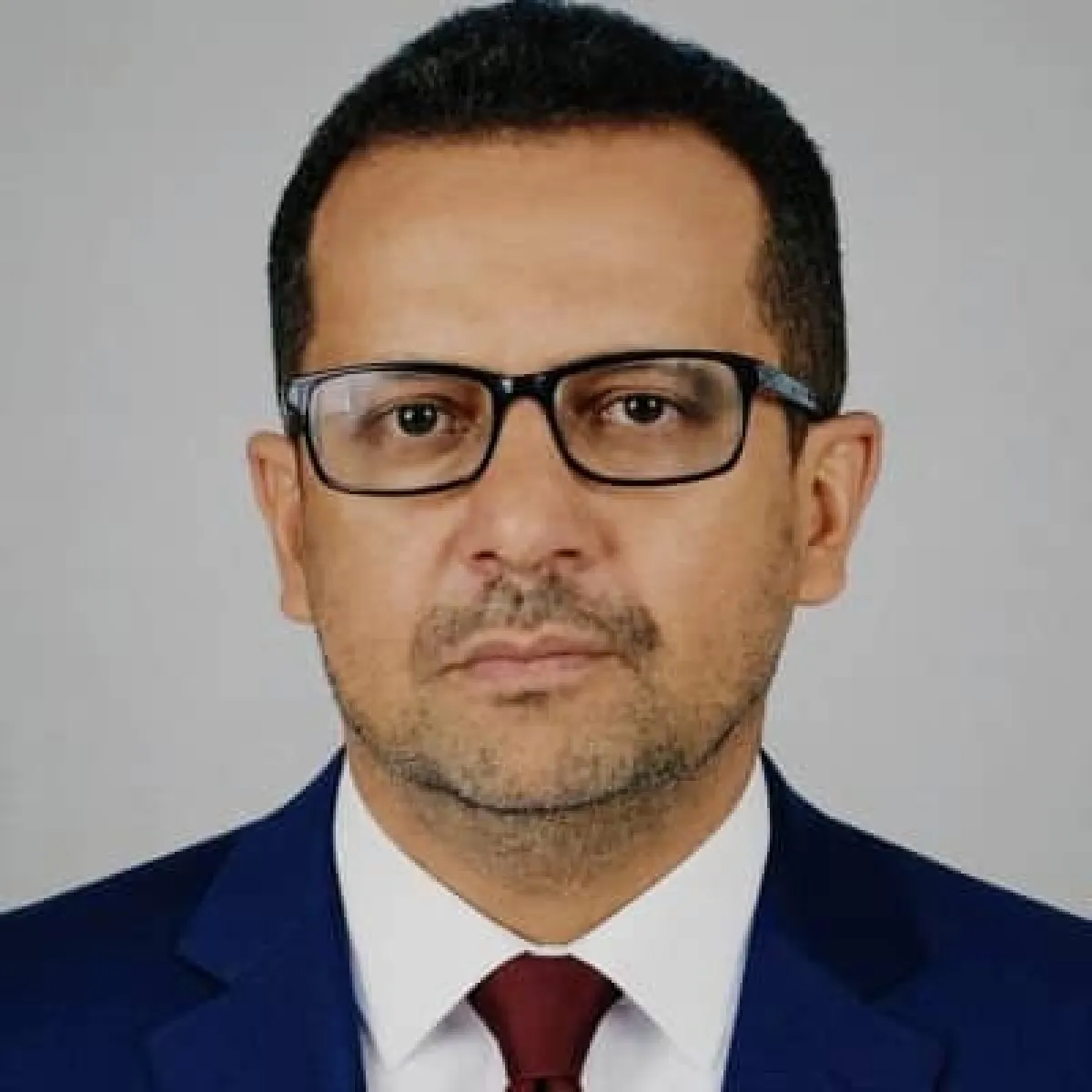 هكذا تُهدر الشرعية اليمنية عناصر قوتها!