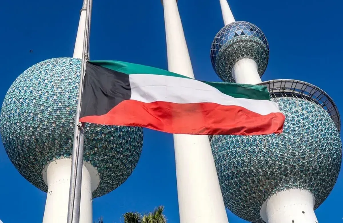 Kuwait, Bahrain Face Iranian Aggression; Air Defenses Intercept Drones and Missiles