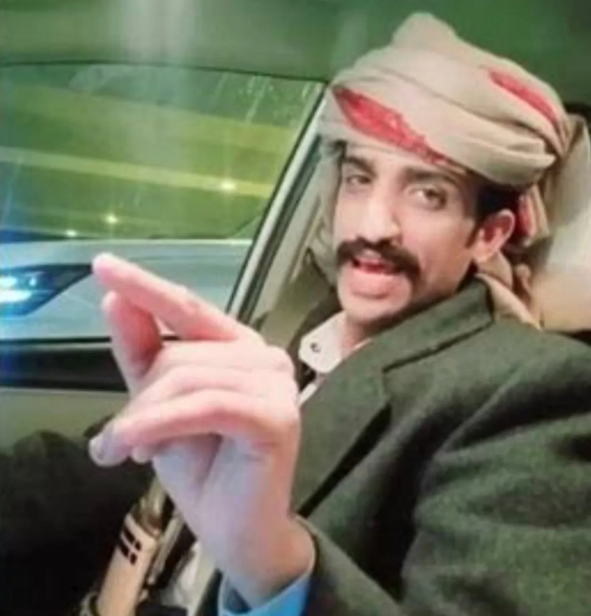صنعاء.. الحوثيون يواصلون إخفاء شيخ قبلي من عنس قسرًا منذ خمسة أيام