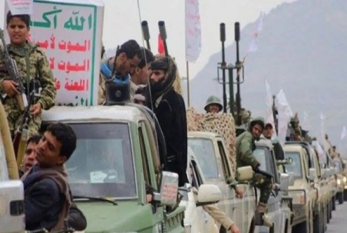 الحوثيون يدفعون بتعزيزات وينقلون صواريخ ومسيّرات إلى المرتفعات الغربية استعدادًا لتصعيد بحري
