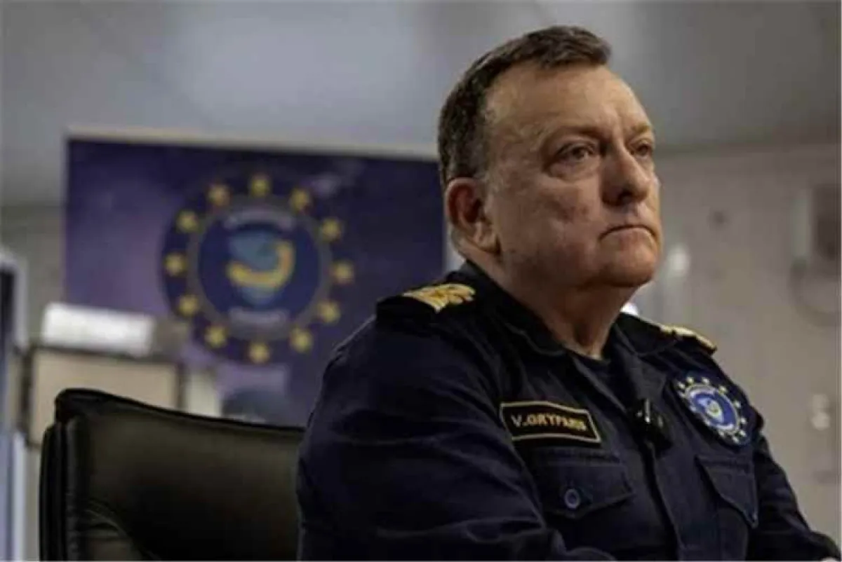 قائد "أسبيدس": الحوثيون ما زالوا يشكلون تهديدًا للملاحة.. وارتفاع طلبات حماية السفن 39%