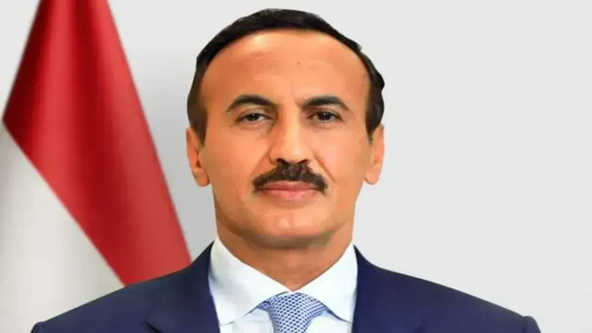أحمد علي عبدالله صالح يعزي في وفاة القاضي محمد الأكوع