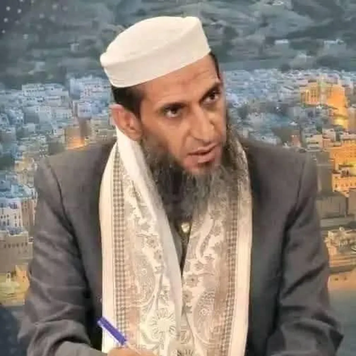 مجهولون يطلقون النار على الشيخ واصل عبادي أثناء توجهه لصلاة الفجر في مأرب