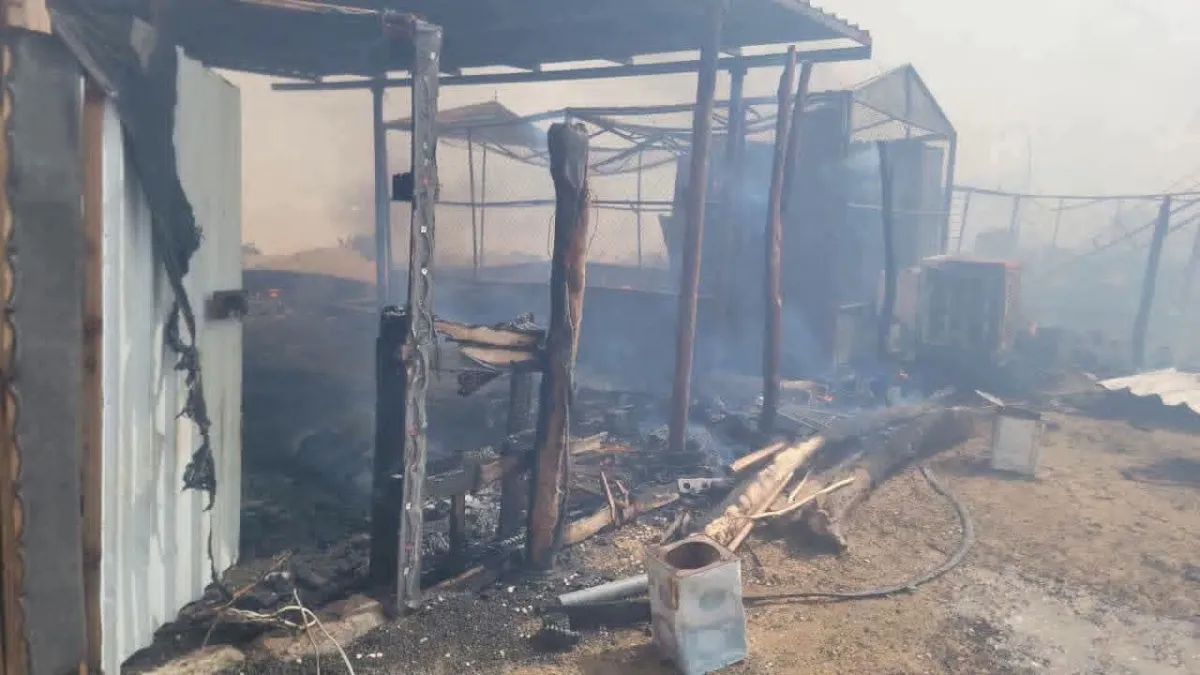 حريق يلتهم عدداً من خيام النازحين في حي النسيم بمأرب