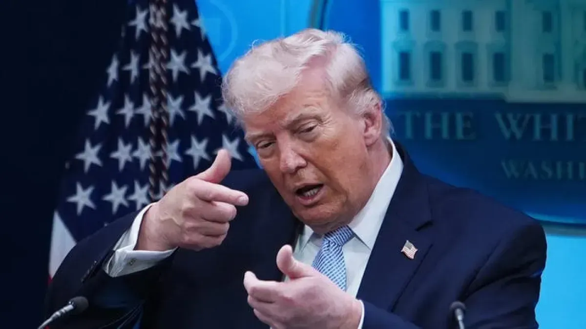 Trump Pauses Iran Attack, Eyes Deal on Strait of Hormuz and Nuclear Threat