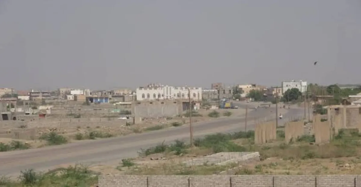 إصابة مدنيين اثنين جراء قصف حوثي استهدف منازل سكنية جنوب الحديدة