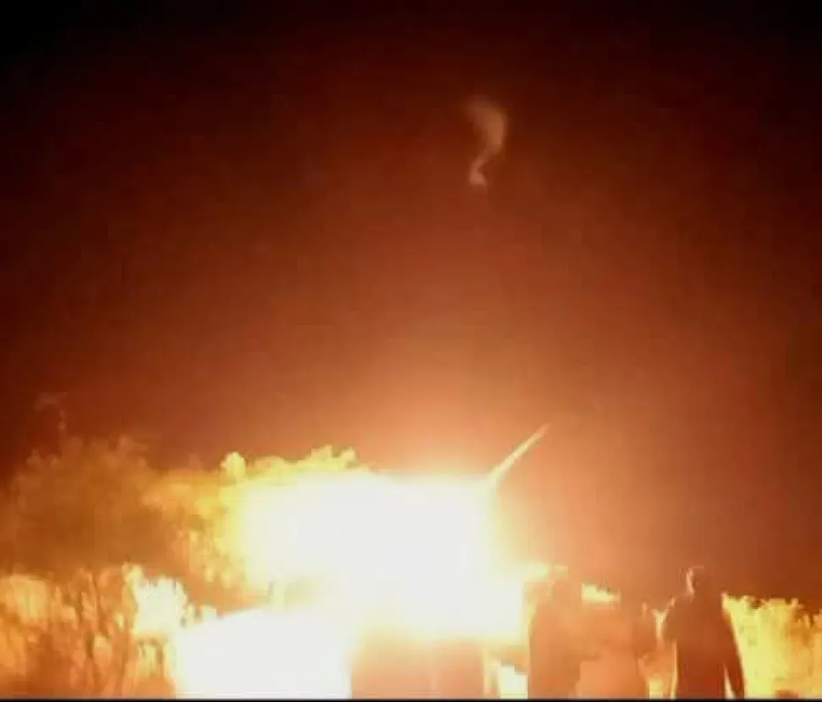 قصف جوي ومدفعي يضرب تعزيزات حوثية قرب الفاخر في الضالع