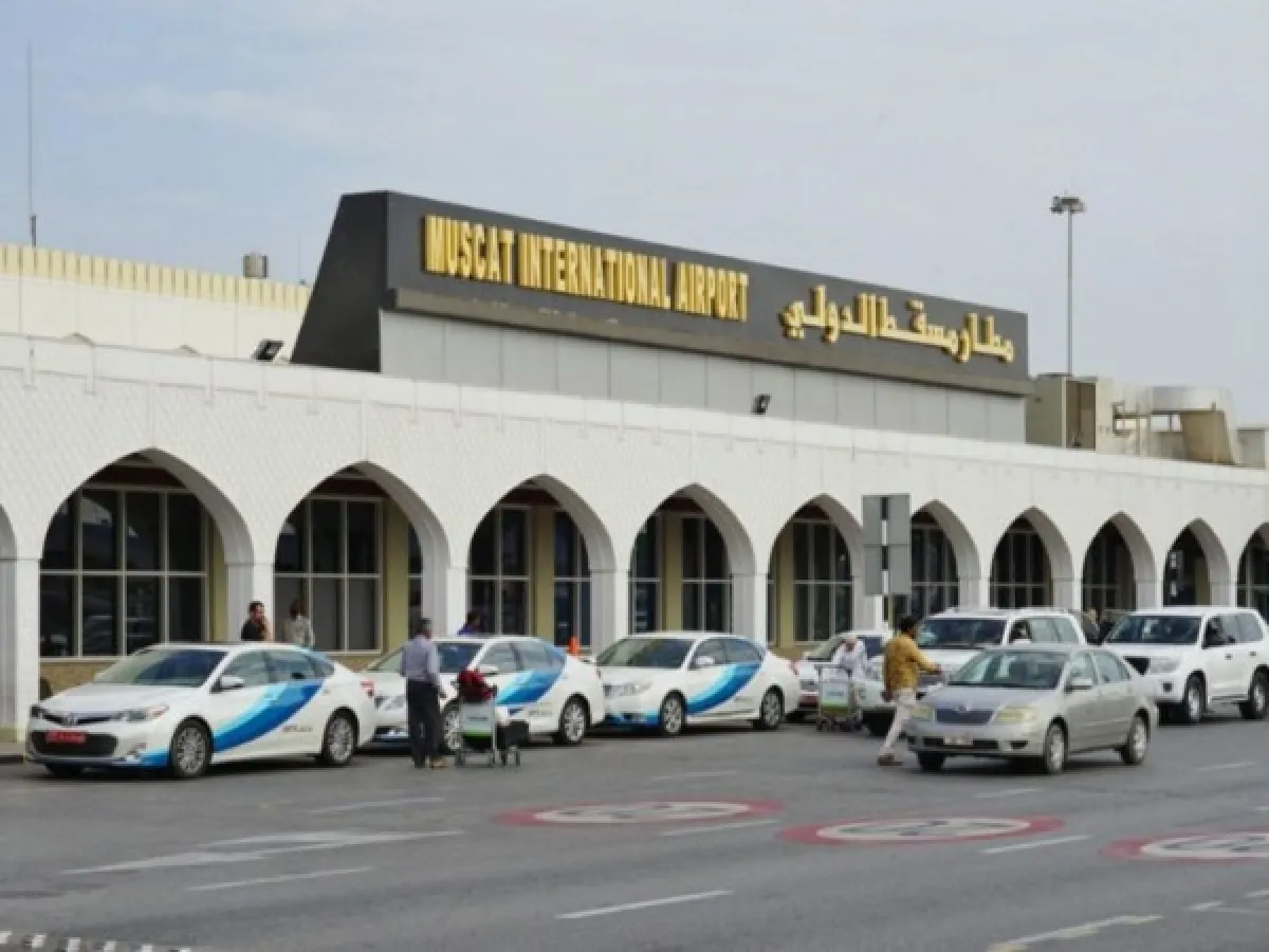 توقف تأشيرات الترانزيت إلى سلطنة عُمان يربك حركة المسافرين اليمنيين