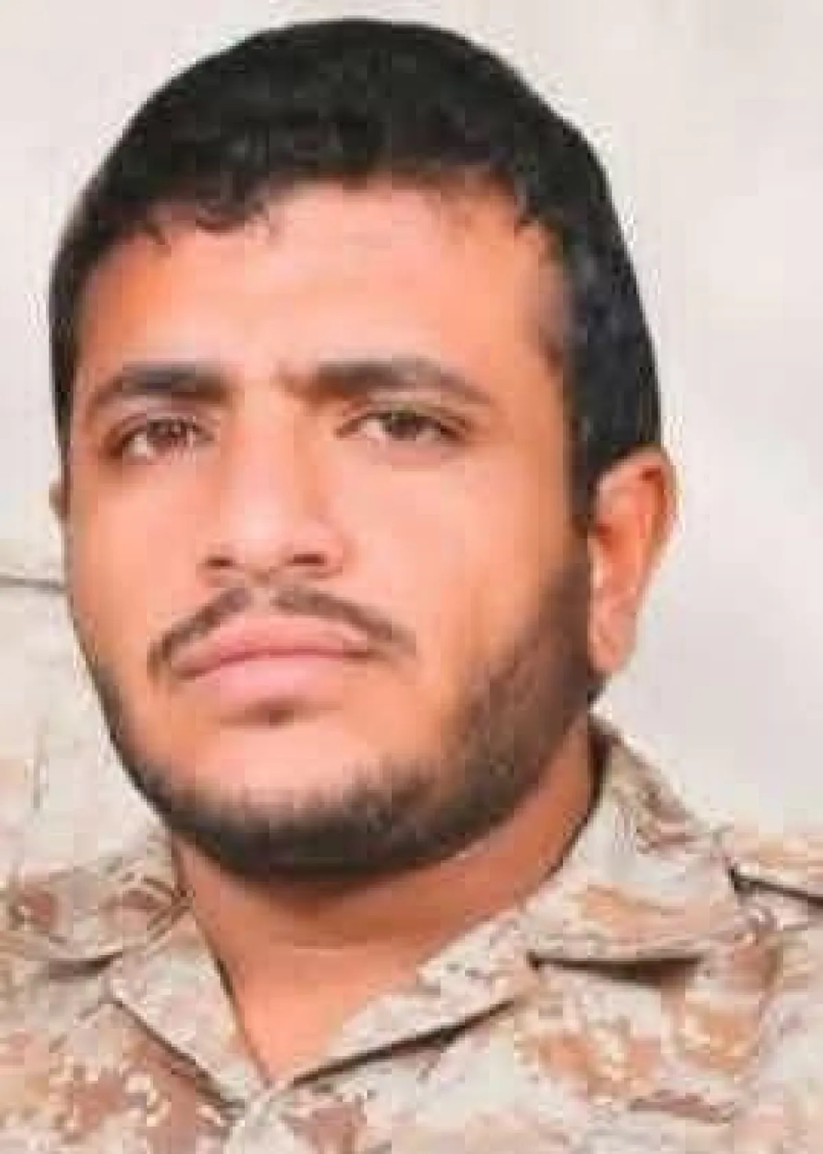 الحوثيون يعترفون بمقتل قائد حراسة شقيق زعيم المليشيا في ضربات جوية