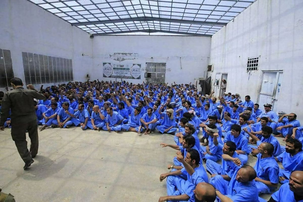 Houthis Recruit Convicts to Bolster Frontlines Amidst Heavy Losses
