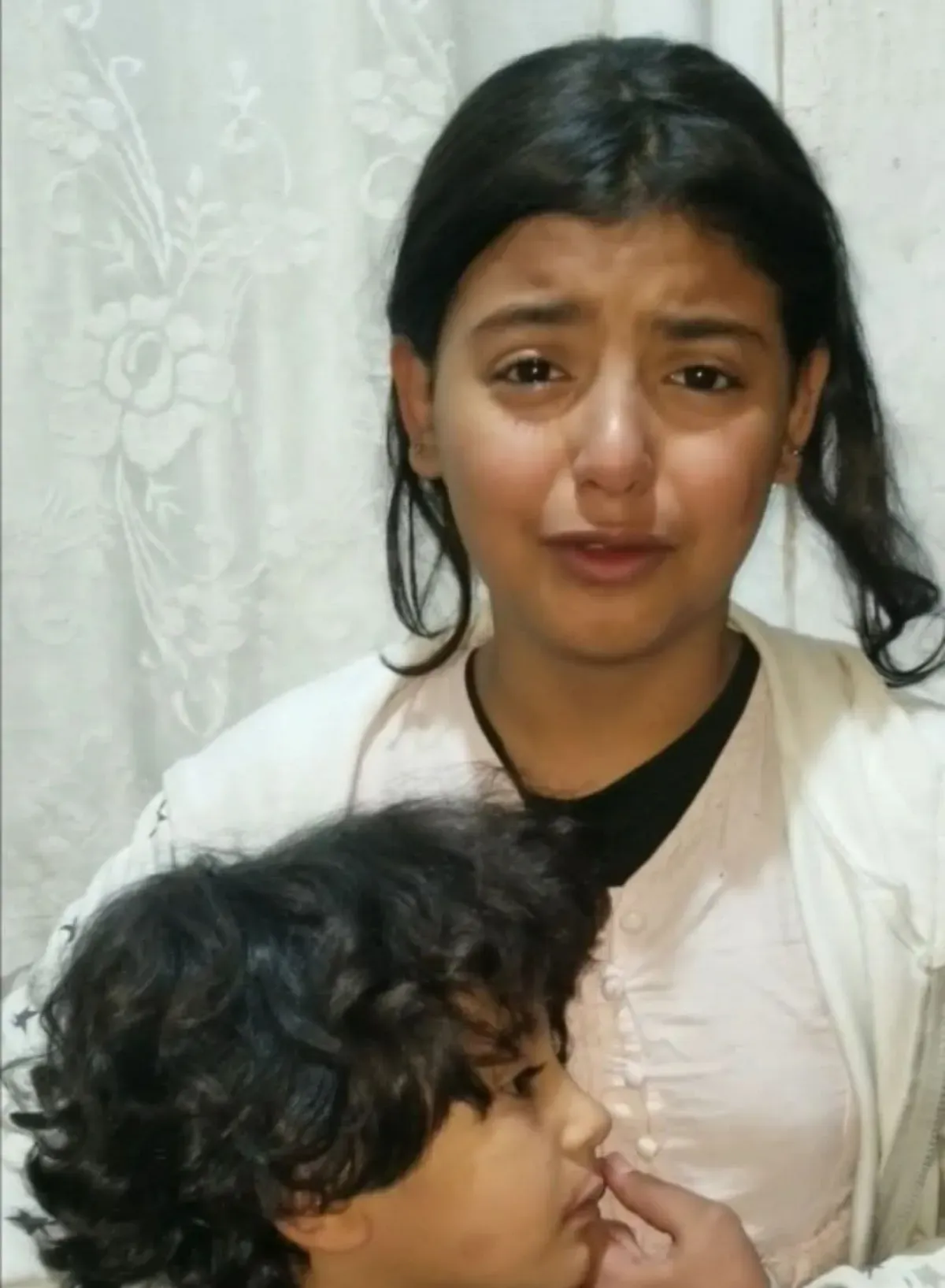 Daughter of Abducted Yemeni Activist Sahar Al-Khawlani Appeals for Intervention