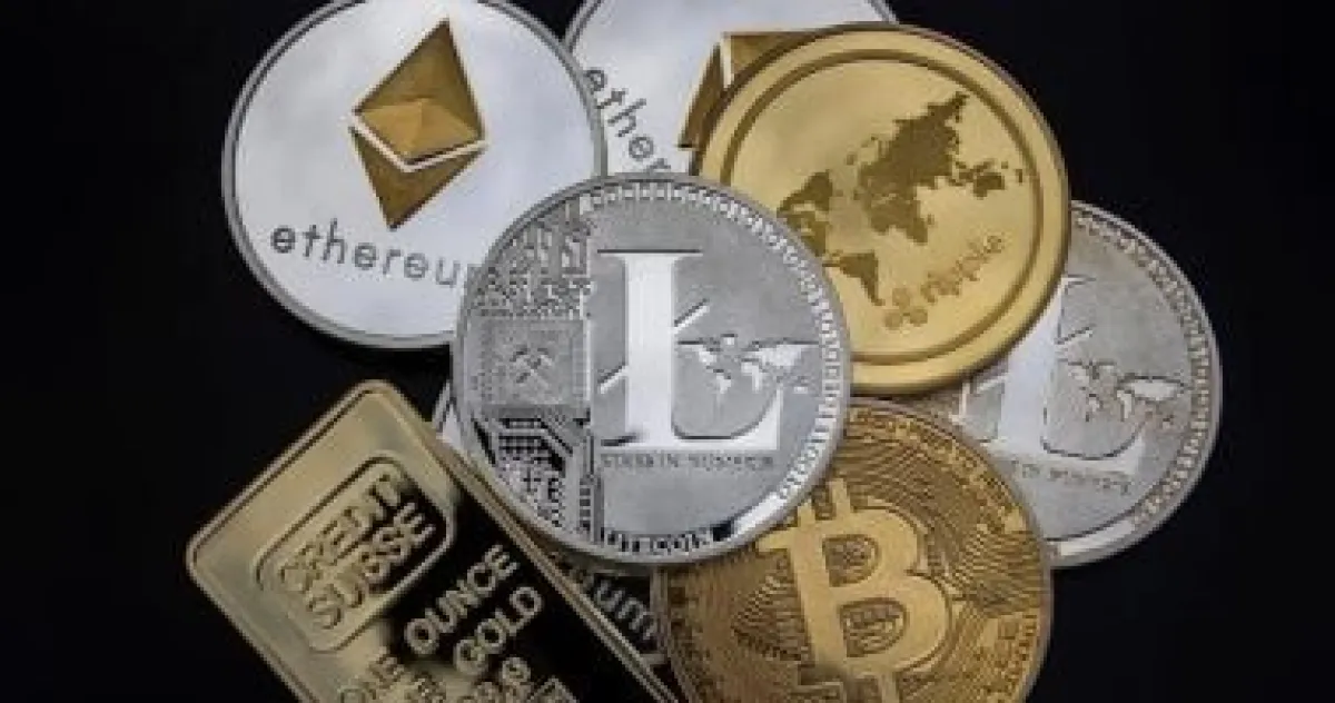 بيتكوين تتراجع دون 78 ألف دولار وسط توترات جيوسياسية وقلق من الفائدة