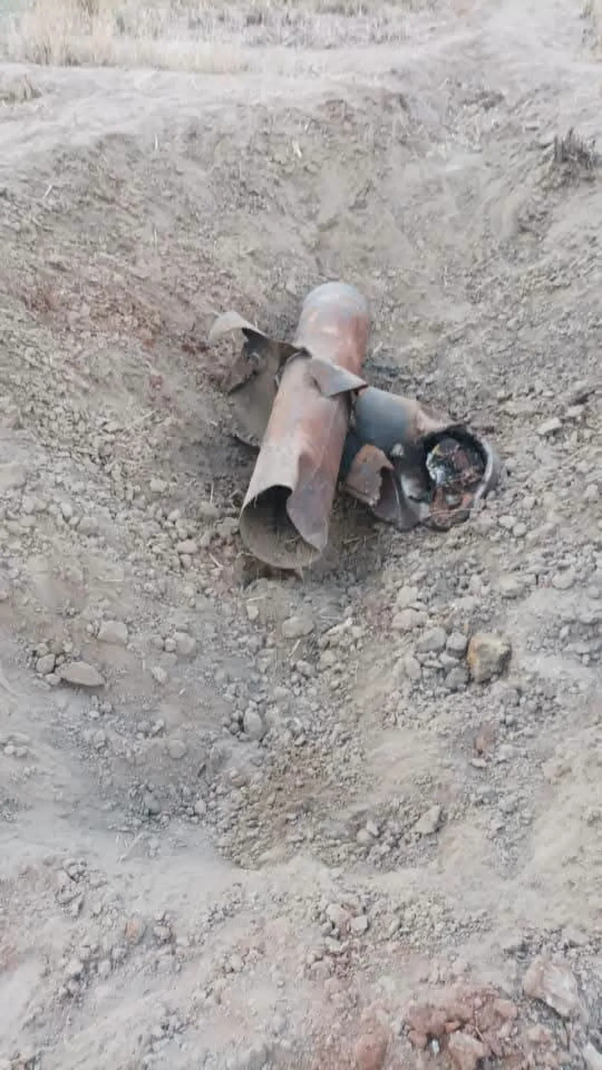 Houthi Militia Launches Ballistic Missiles Toward Farmlands North of Al-Makha
