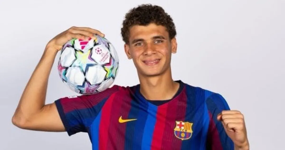 برشلونة يحصن الموهبة المصرية حمزة عبد الكريم بعقد طويل الأمد