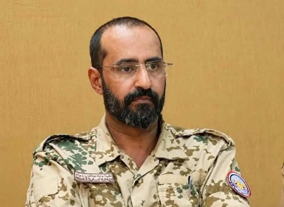 العميد وليد زياد ينفي شائعات الحوثيين ويؤكد استمرار معركة تحرير صنعاء