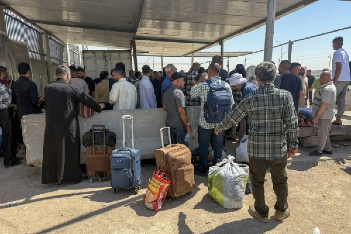نحو 1400 يمني يصلون إلى جيبوتي خلال 24 ساعة مع تصاعد القتال قرب باب المندب