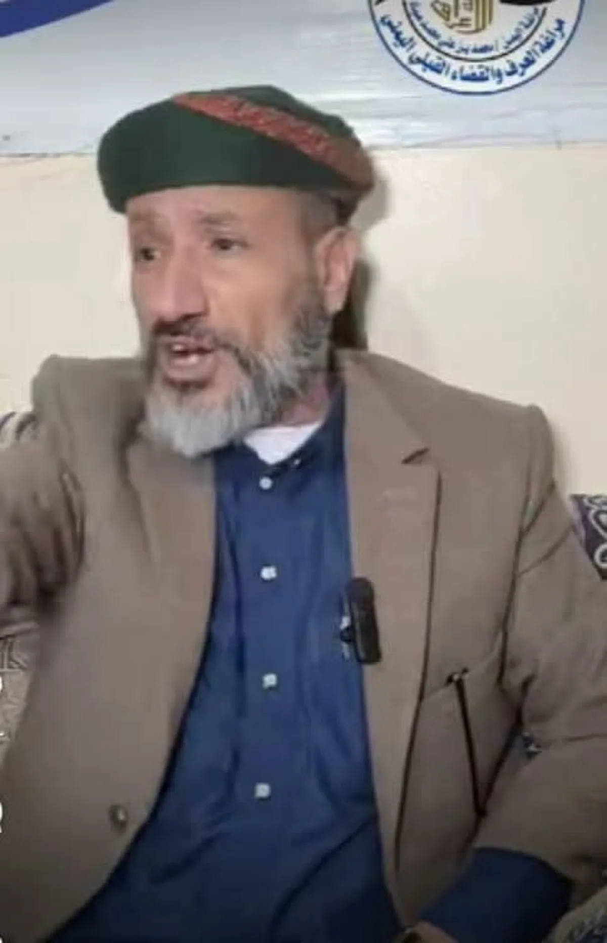 قيادي حوثي يقتاد نجل شيخ قبلي ومرافقه إلى سجن خاص في صنعاء ويمنع عنهما الطعام والشراب