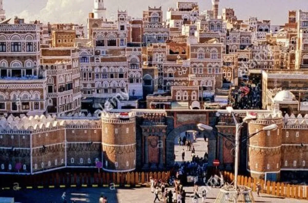 سقوط صاروخ حوثي في حي سكني بصنعاء بعد فشل إطلاقه