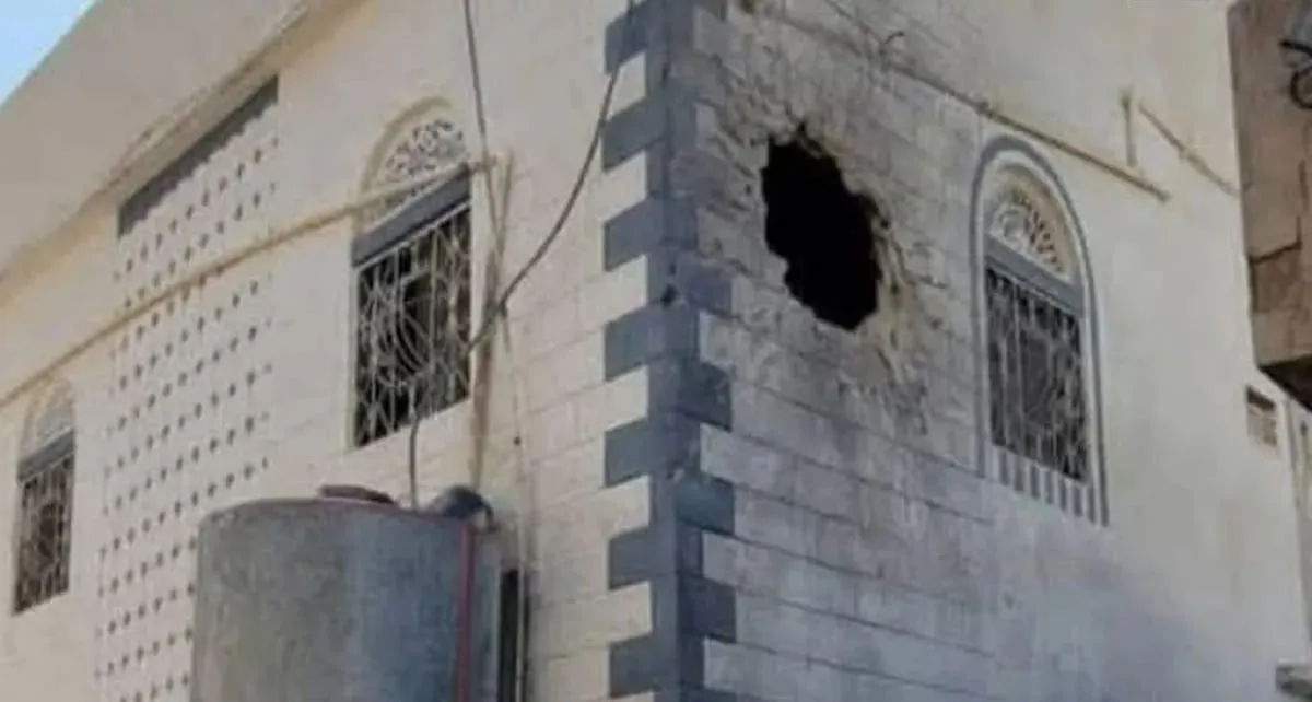 قصف حوثي يستهدف منازل المدنيين في تعز ويصيب طفلة