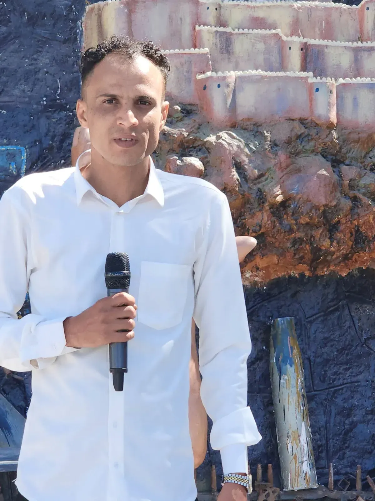 Activist Details Strategic Failures and Abandoned Arsenals During Houthi Advance in Al-Hujaria