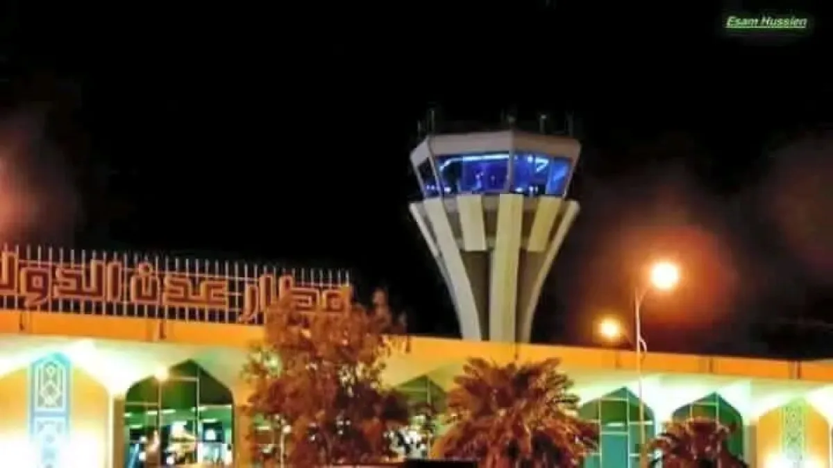 الحكومة اليمنية: صاروخان حوثيان سقطا قرب طائرة متجهة إلى القاهرة أثناء استعدادها للإقلاع من عدن