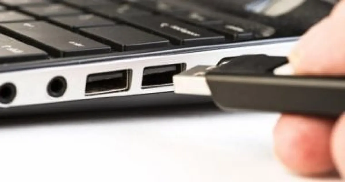 8 طرق ذكية لتحويل ذاكرة USB القديمة إلى أداة تقنية مفيدة