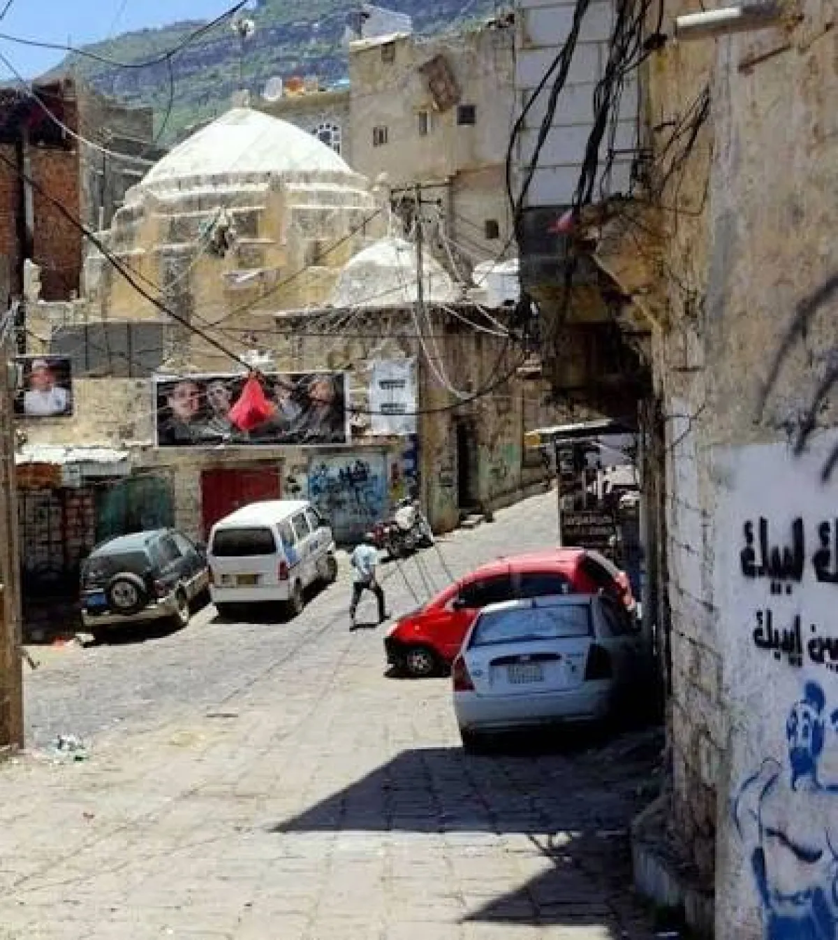 قتلى وجرحى بينهم عناصر حوثية في اشتباكات مسلحة وسط مدينة إب