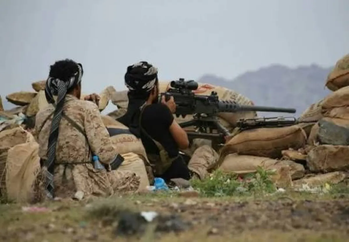 القوات الحكومية تهاجم مواقع مليشيا الحوثي غربي تعز والطيران الحربي ينفذ 8 غارات